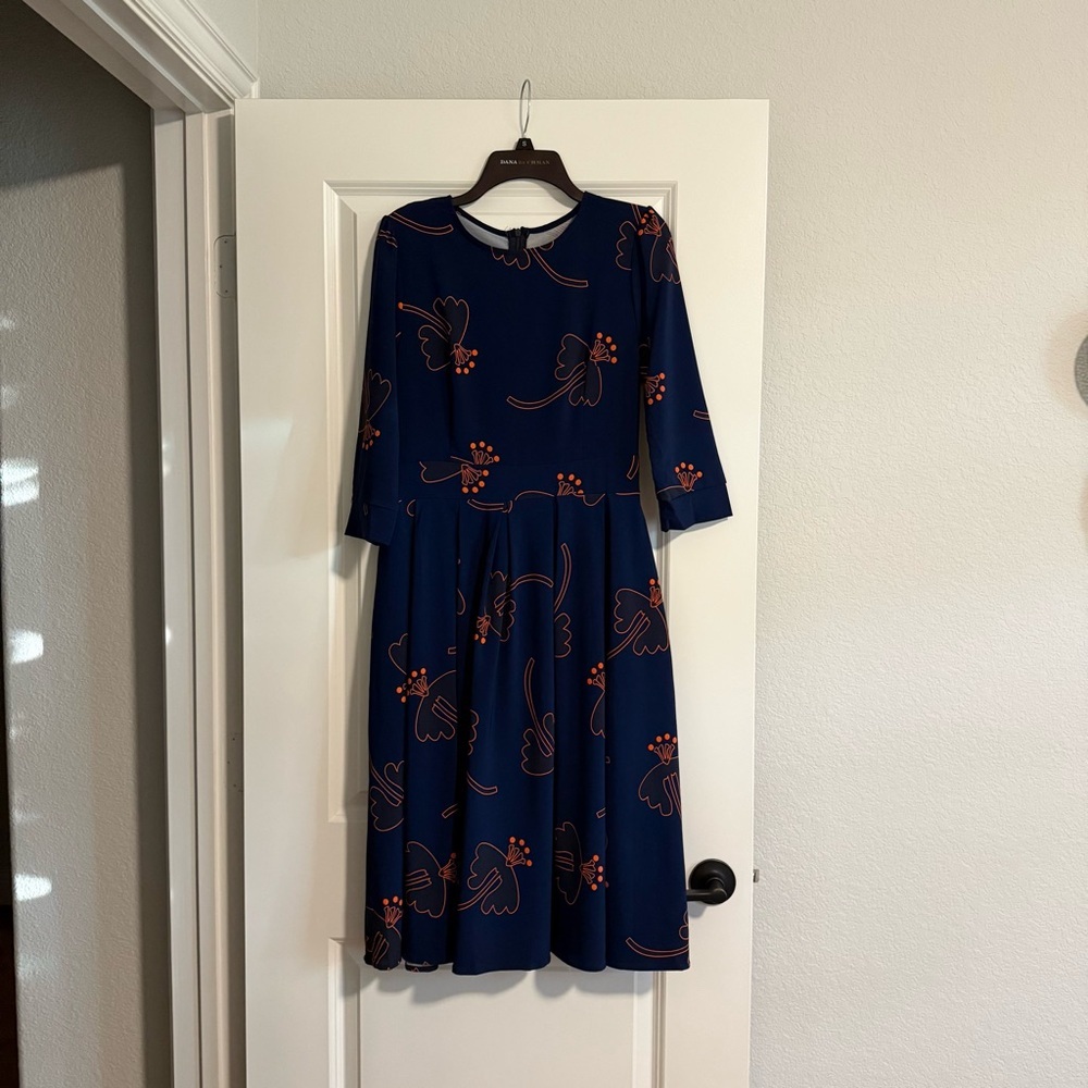 NAVY BLUE DRESS W/ORANGE FLORAL SIZE MEDIUM